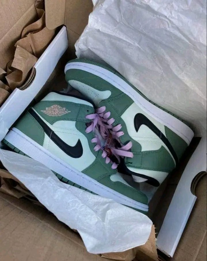brand new nike sneakers brand new nike sneakers
