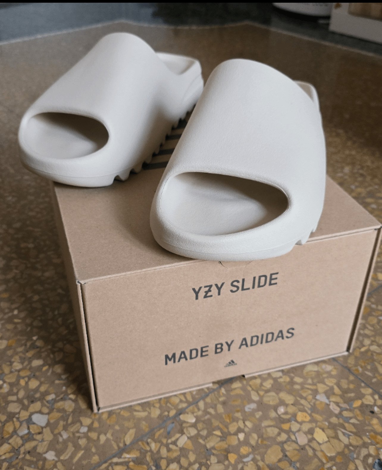 yeezy slides pallets yeezy slides pallets