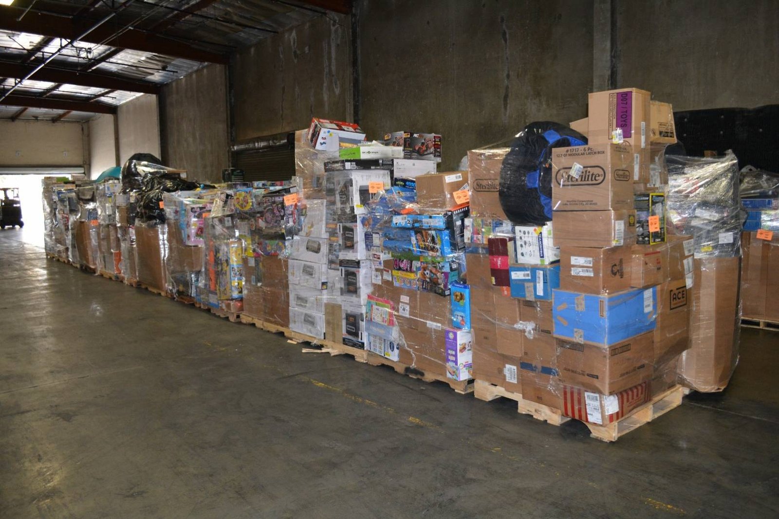 wm general merchandise (mostly hardgoods) loads wm general merchandise (mostly hardgoods) loads