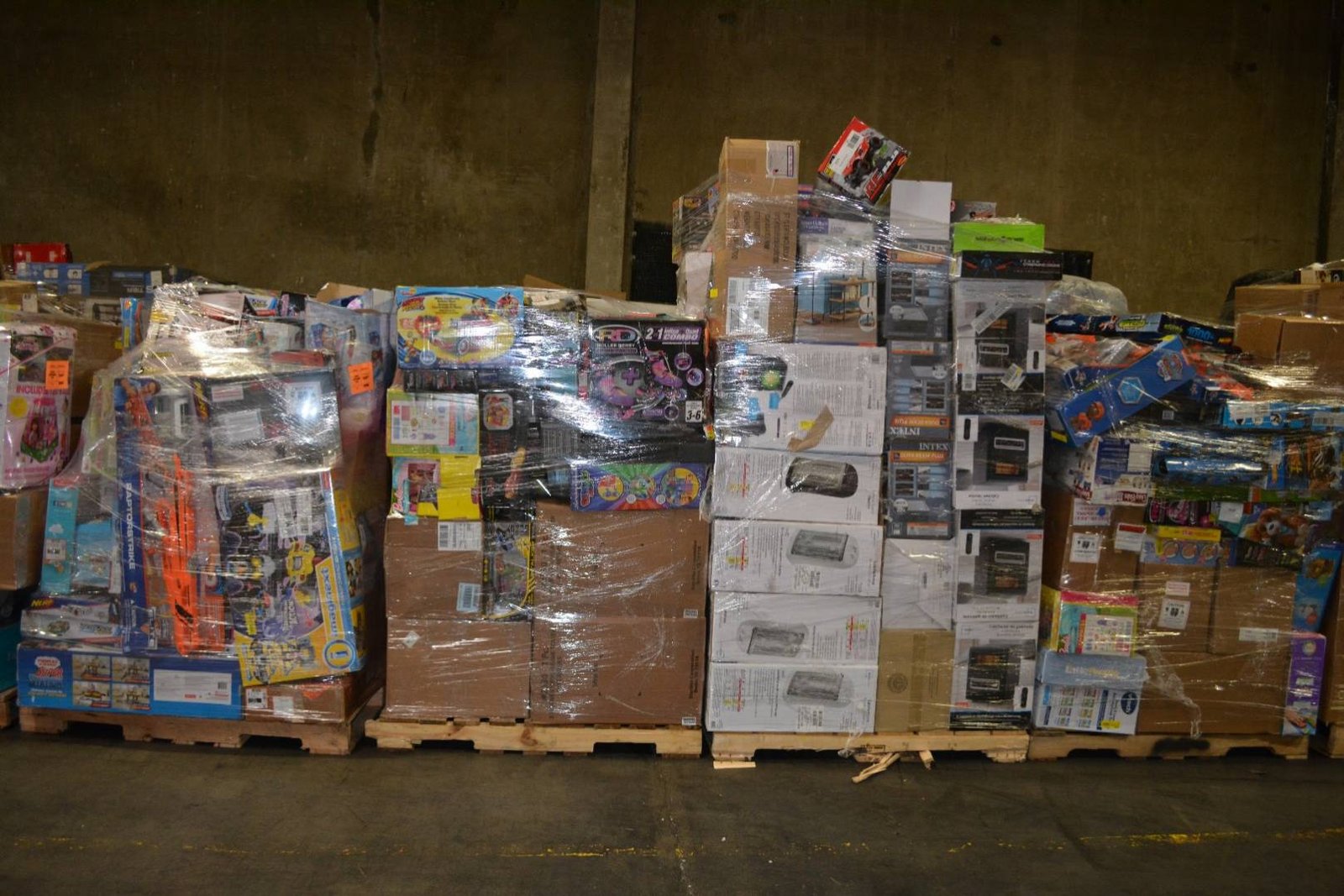 wm general merchandise (mostly hardgoods) loads wm general merchandise (mostly hardgoods) loads